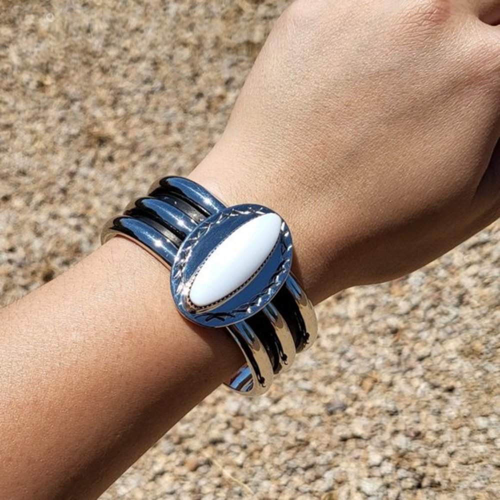 Navajo White‎ Shell Stone Sterling Silver Cuff Bracelet Handmade Jewelry